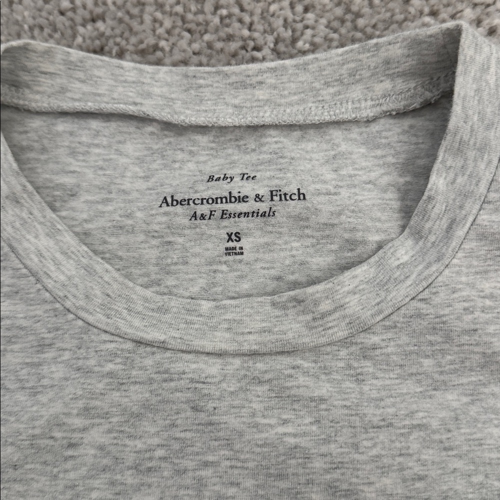 Abercrombie & Fitch Essential Tuckable Baby Tee - Picture 3 of 3
